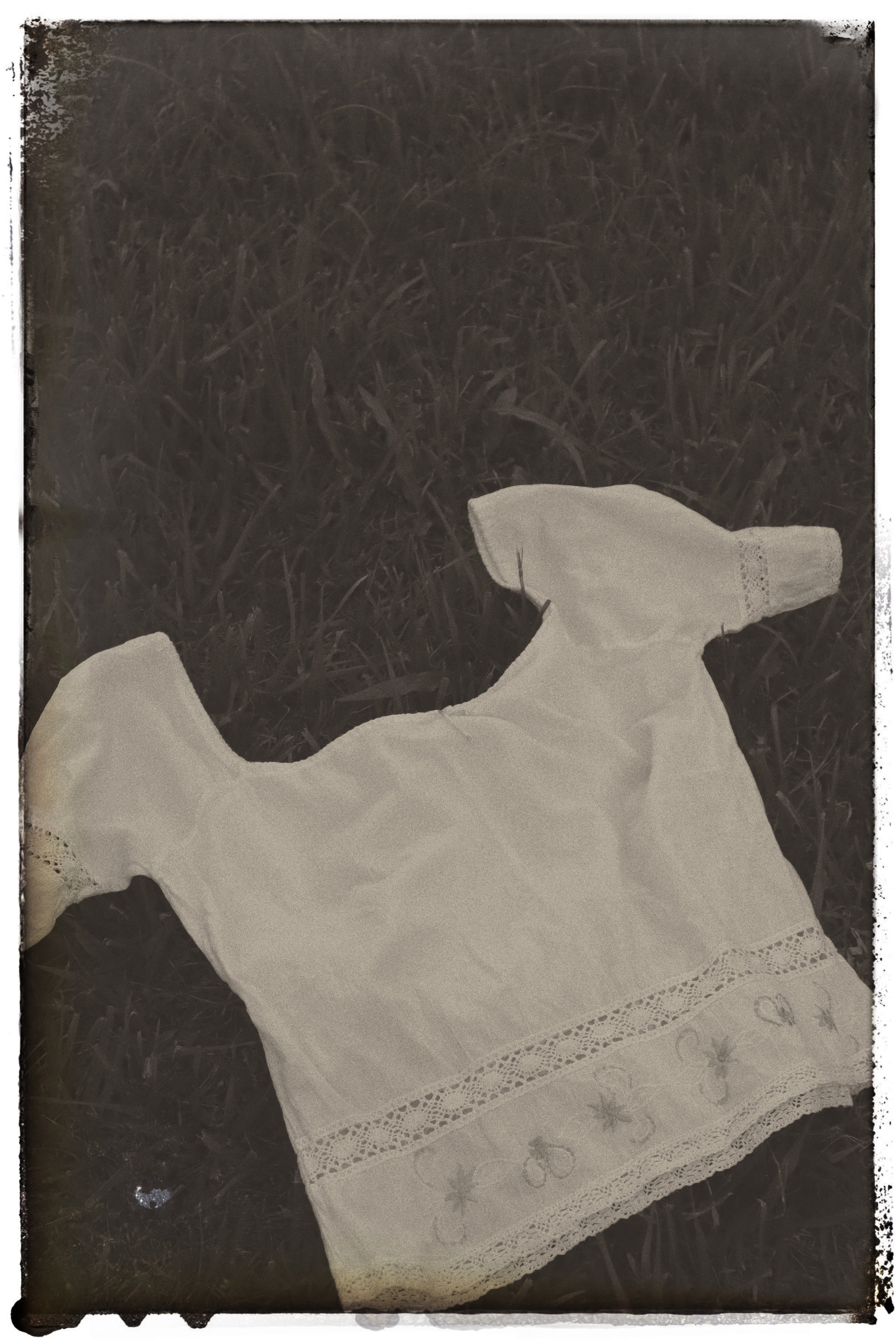 blusa branca com bordados