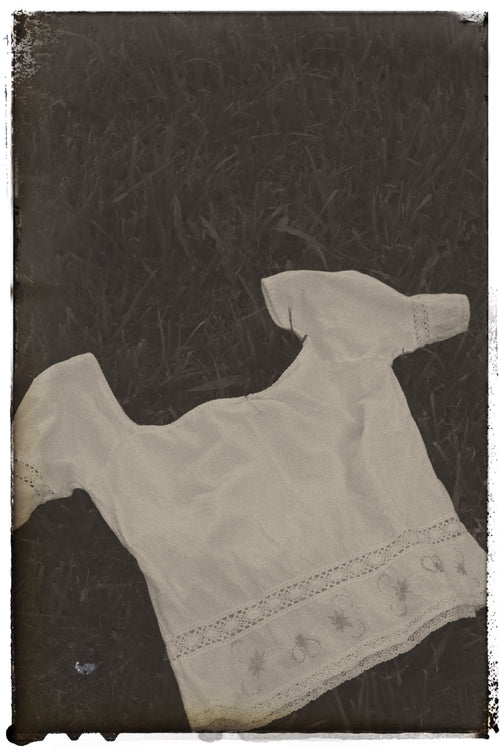 blusa branca com bordados