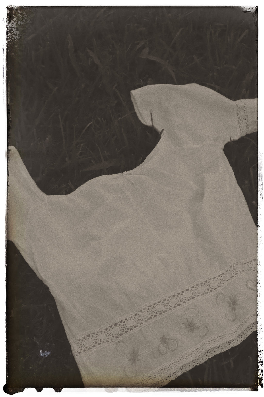 blusa branca com bordados