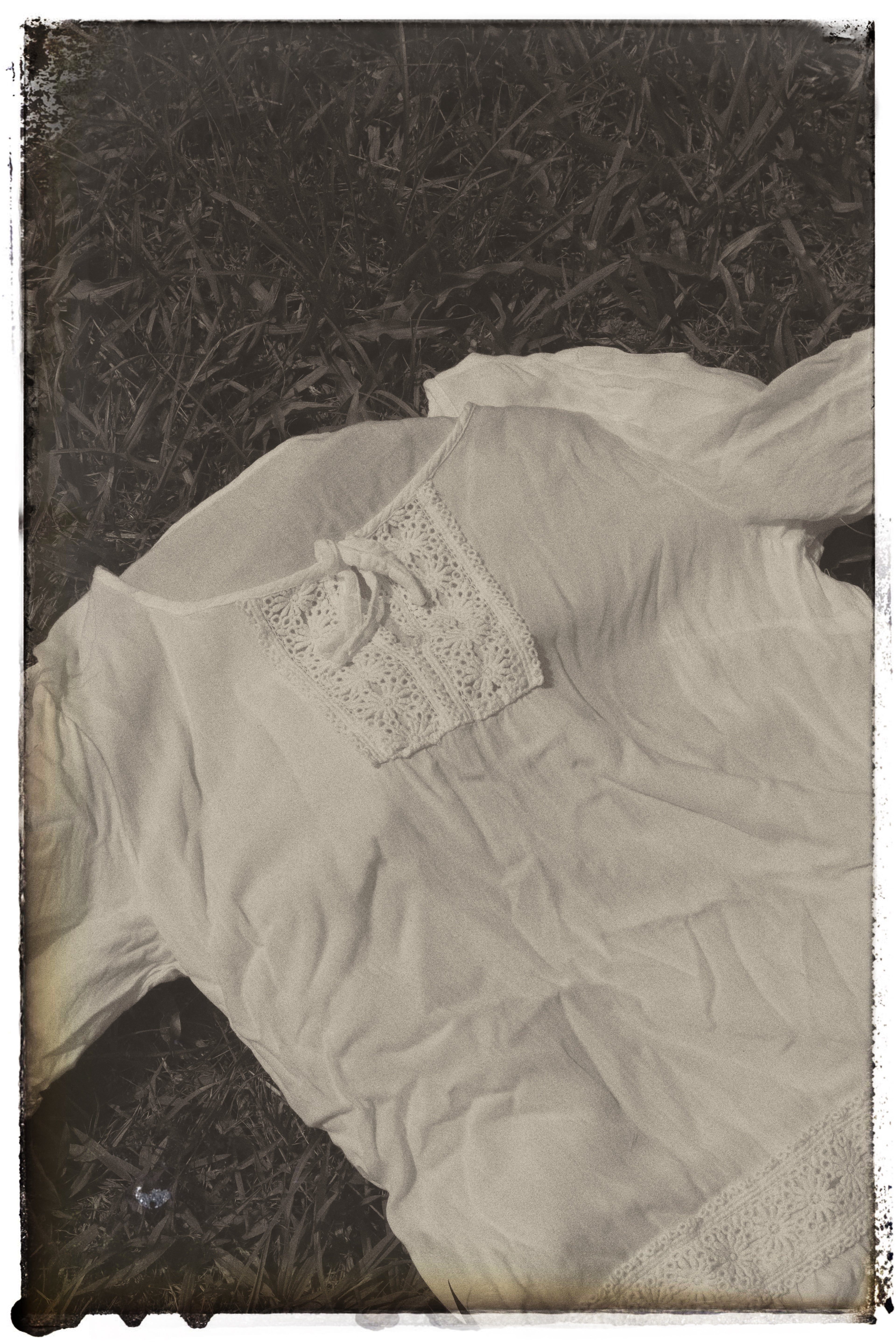 vestido com mangas de renda